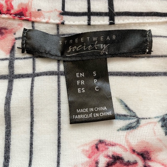 STREETWEAR SOCIETY Women's Size Small Floral Top BLOUSE; 3/4 Sleeve - Picture 2 of 11